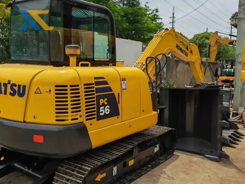 حفارة KOMATSU PC56 مستعملة بحالة جيدة